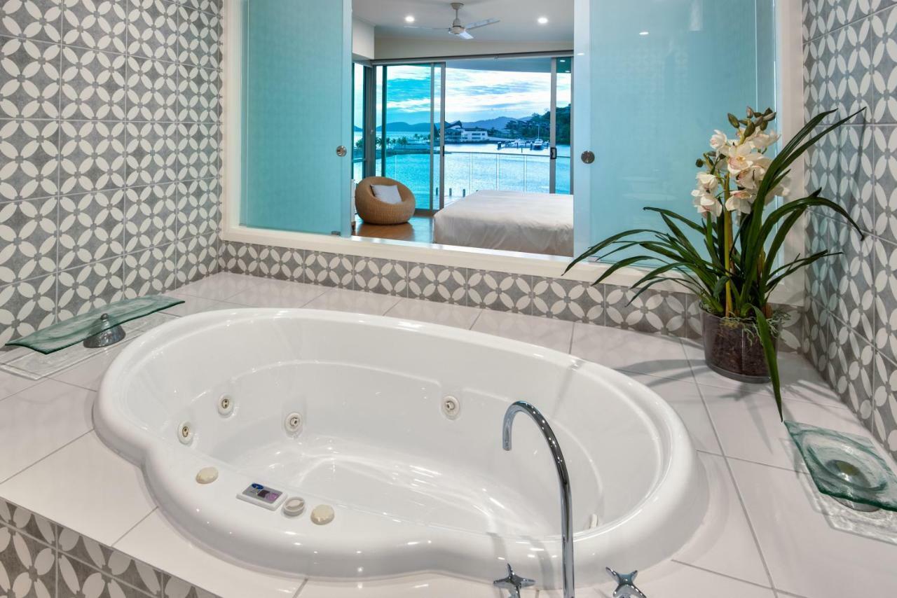 Pavillions Penthouse 25 - Luxury Waterfront Apartment With Private Roof Top Pool And Buggy Hamilton Island Exterior photo